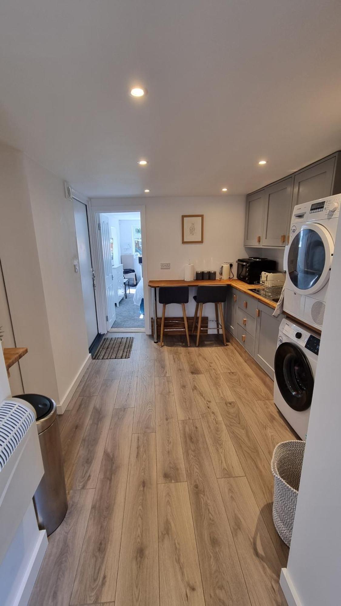 시팅본 Self-Contained Annex, With Parking. 아파트 외부 사진